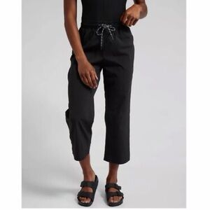 NWT Athleta | Trekkie Straight Crop Black Athleisure Hiking Pants, Womens 8